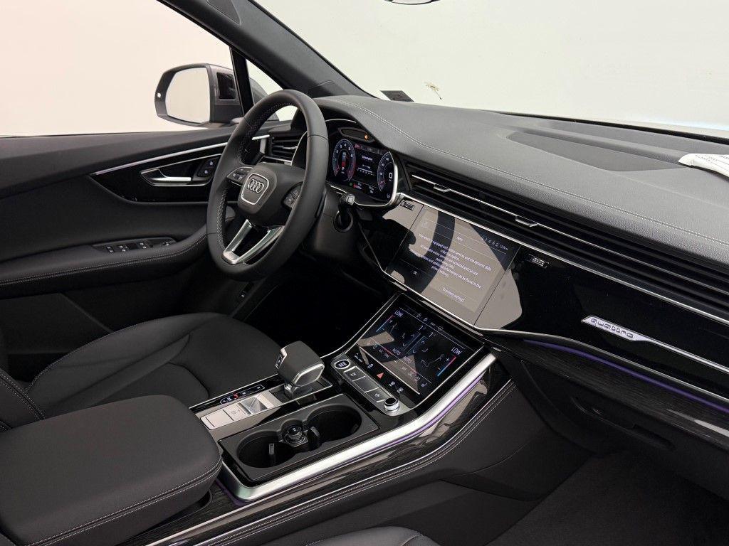 new 2025 Audi Q7 car, priced at $76,480