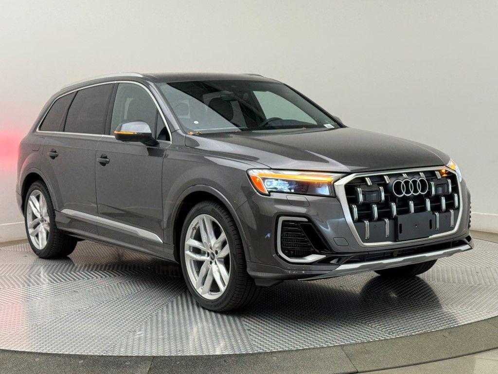 new 2025 Audi Q7 car, priced at $76,480