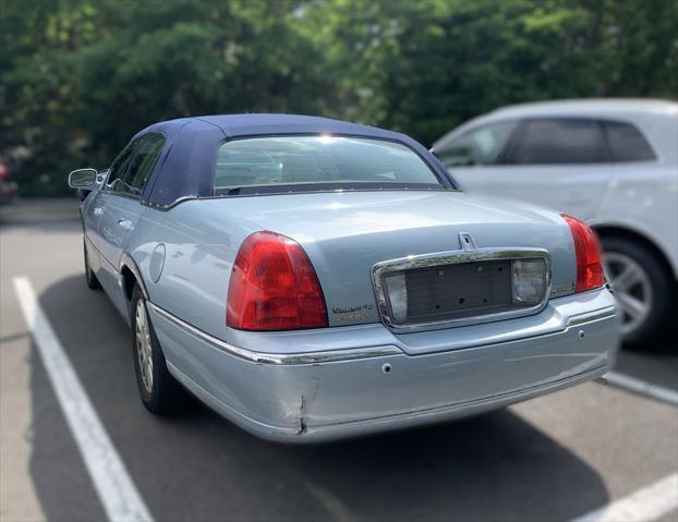 used 2005 Lincoln Town Car car