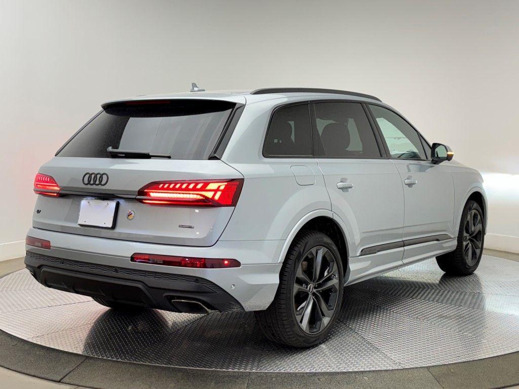 new 2025 Audi Q7 car, priced at $74,700