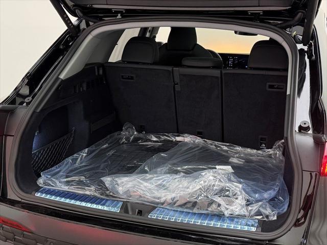 new 2025 Audi Q5 car, priced at $60,975