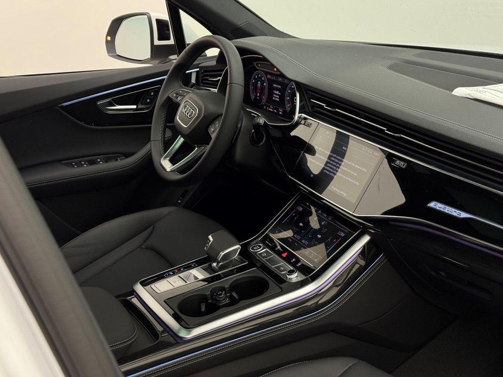 new 2025 Audi Q7 car, priced at $76,350