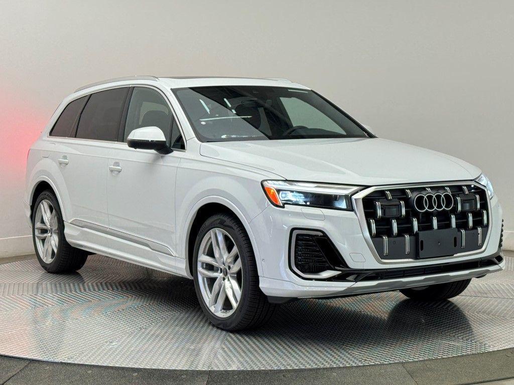 new 2025 Audi Q7 car, priced at $76,350