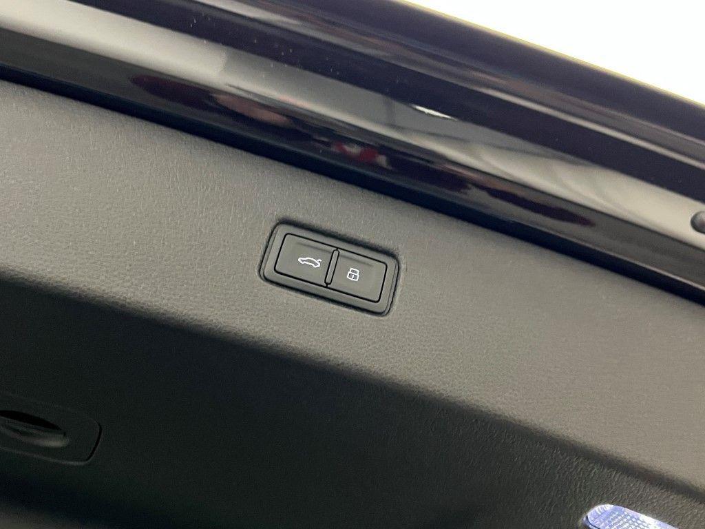 new 2026 Audi Q7 car, priced at $68,295