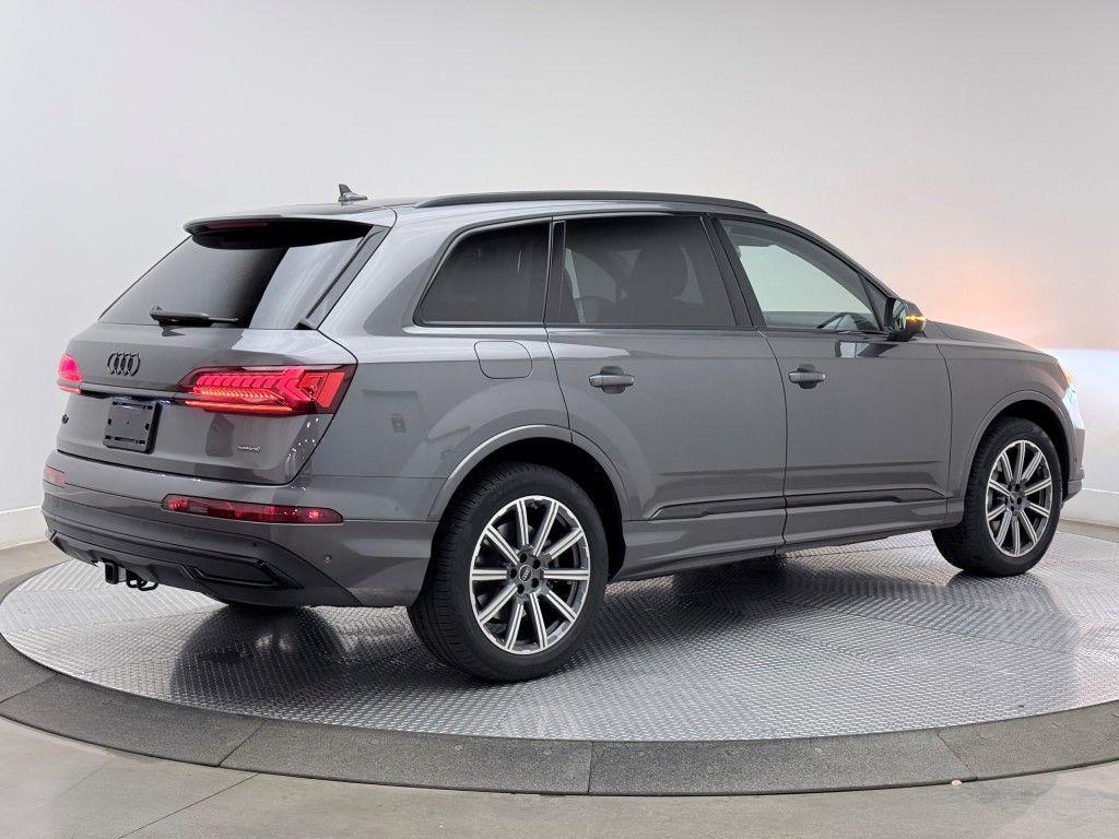 used 2023 Audi Q7 car, priced at $41,901