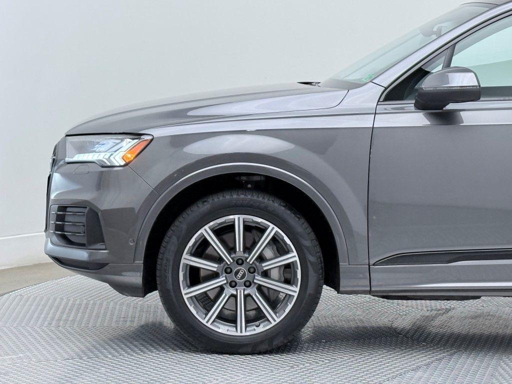 used 2023 Audi Q7 car, priced at $41,901