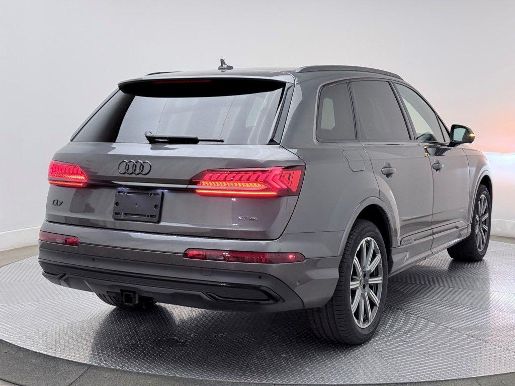 used 2023 Audi Q7 car, priced at $41,901
