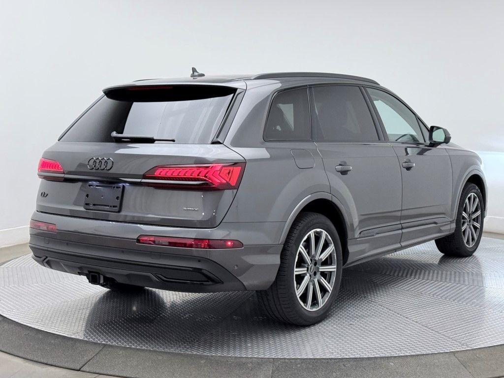 used 2023 Audi Q7 car, priced at $41,901