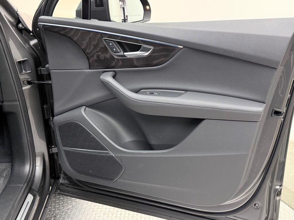 used 2023 Audi Q7 car, priced at $41,901