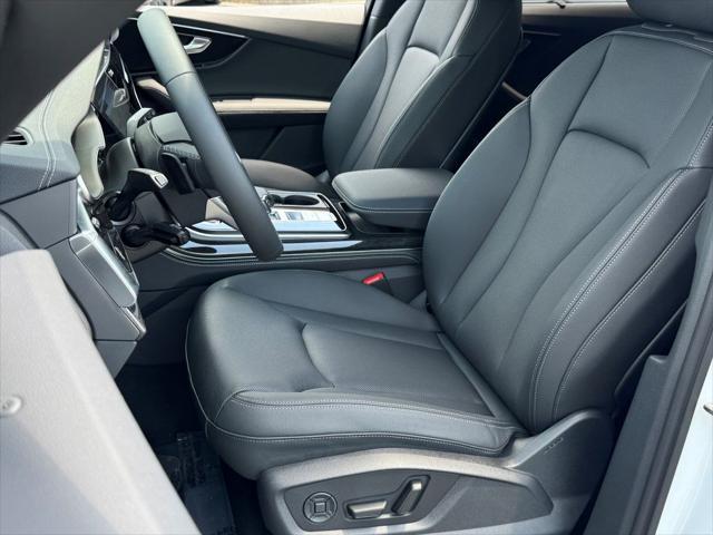 new 2025 Audi Q7 car, priced at $77,580