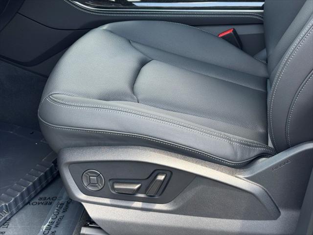 new 2025 Audi Q7 car, priced at $77,580