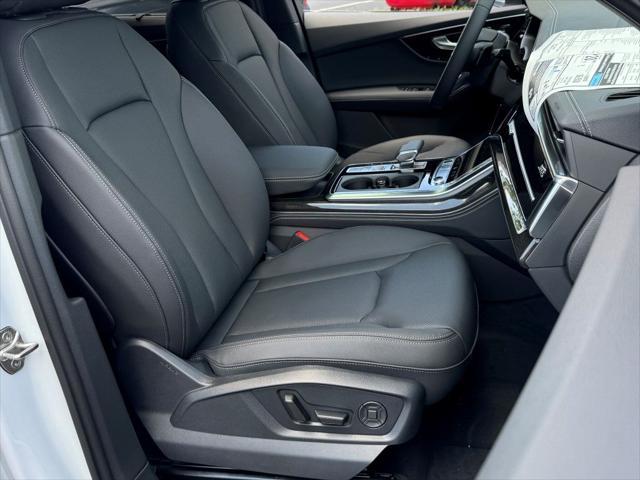 new 2025 Audi Q7 car, priced at $77,580