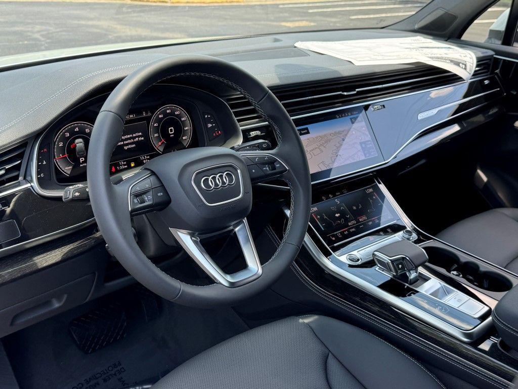 new 2025 Audi Q7 car, priced at $77,580
