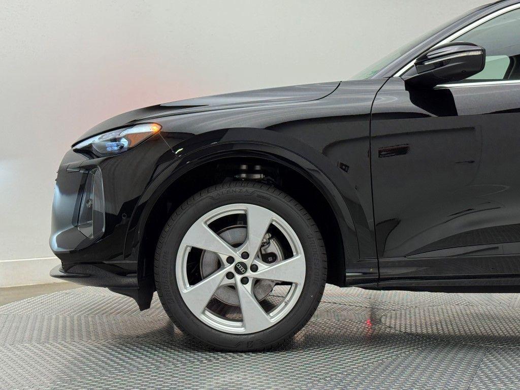 new 2025 Audi Q5 car, priced at $61,300