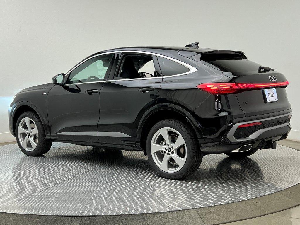 new 2025 Audi Q5 car, priced at $64,050