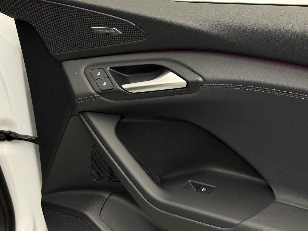 new 2025 Audi Q6 e-tron car, priced at $75,085