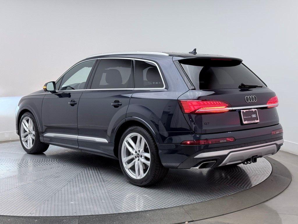 used 2025 Audi Q7 car, priced at $54,900