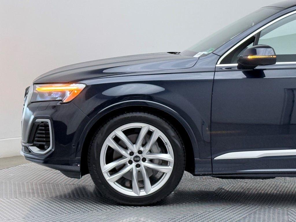 used 2025 Audi Q7 car, priced at $54,900