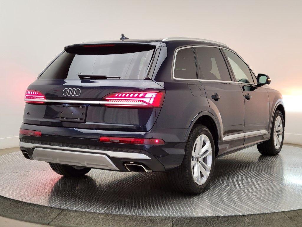 used 2025 Audi Q7 car, priced at $55,900