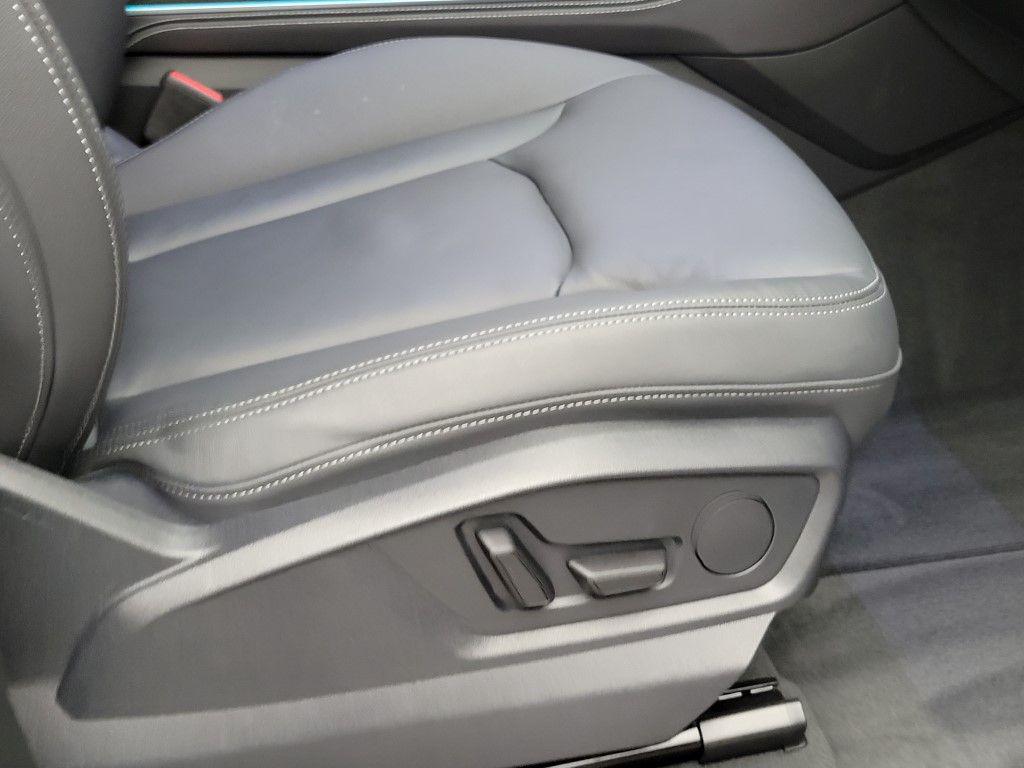 used 2025 Audi Q7 car, priced at $55,900