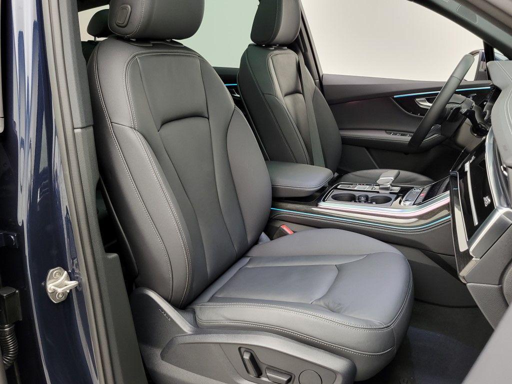 used 2025 Audi Q7 car, priced at $55,900