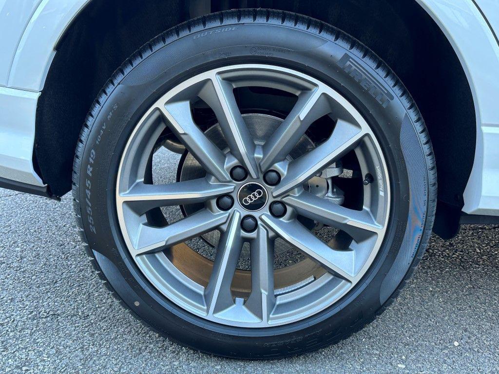 used 2025 Audi Q3 car, priced at $33,600