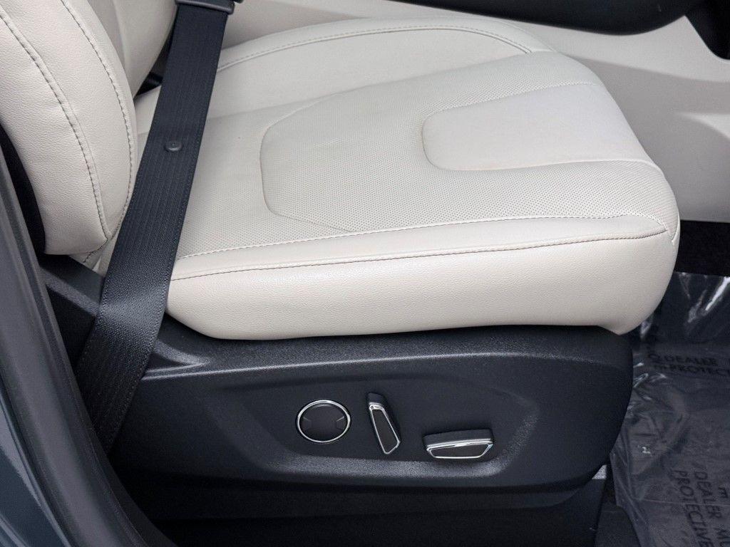 used 2016 Ford Edge car, priced at $13,900