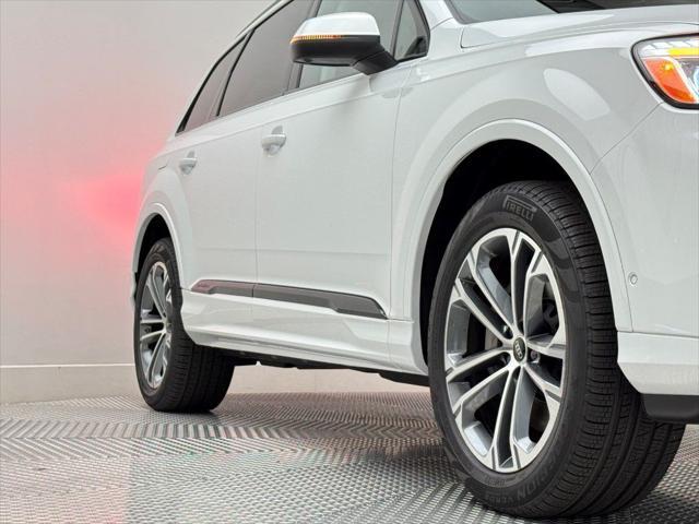 new 2025 Audi Q7 car, priced at $70,555