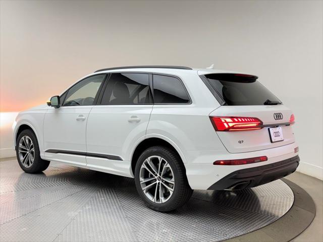 new 2025 Audi Q7 car, priced at $70,555