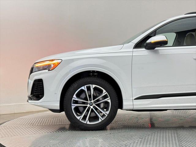 new 2025 Audi Q7 car, priced at $70,555