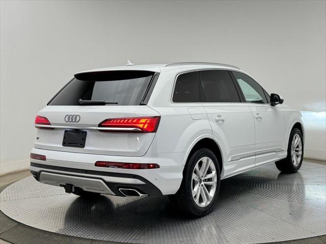 new 2025 Audi Q7 car, priced at $74,540