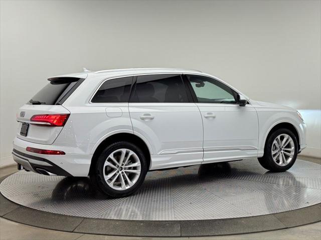 new 2025 Audi Q7 car, priced at $74,540