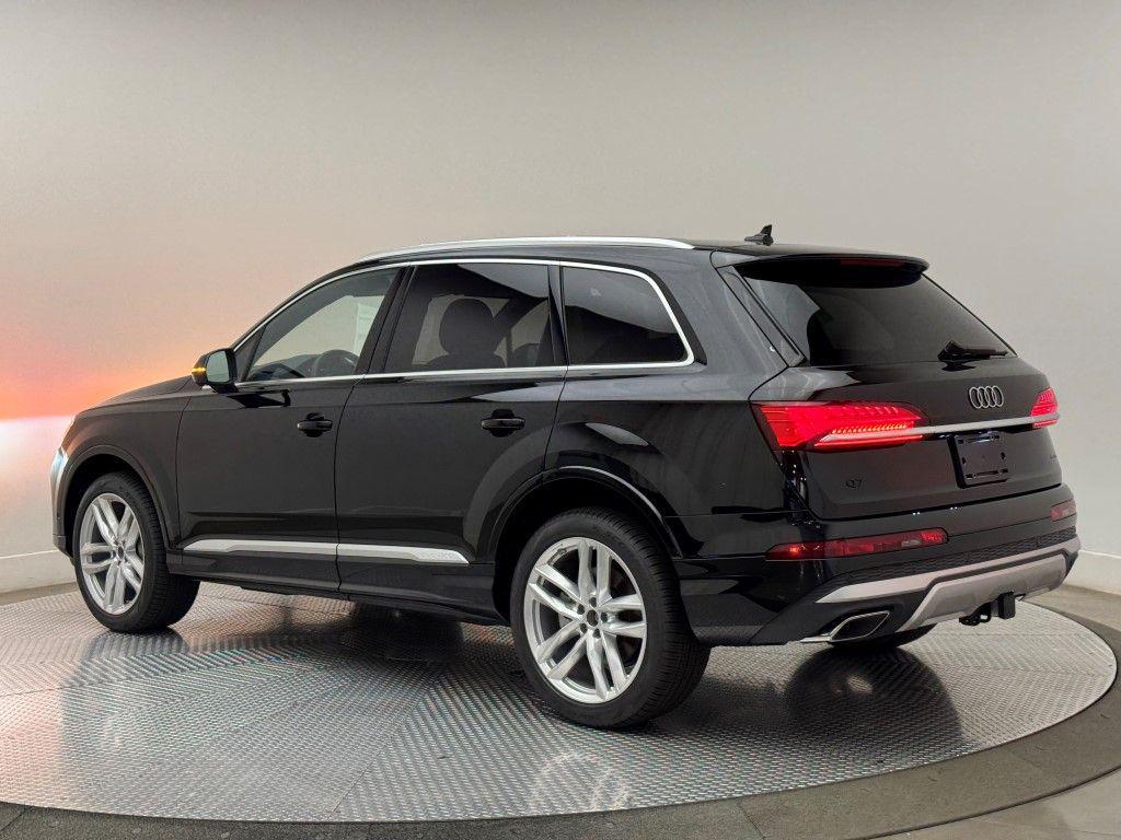 new 2025 Audi Q7 car, priced at $76,350