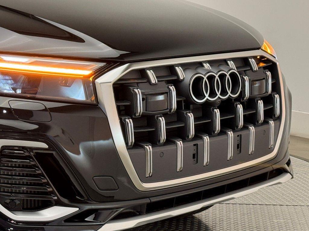 new 2025 Audi Q7 car, priced at $76,350
