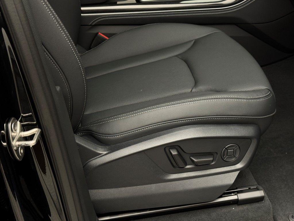 new 2025 Audi Q7 car, priced at $76,350