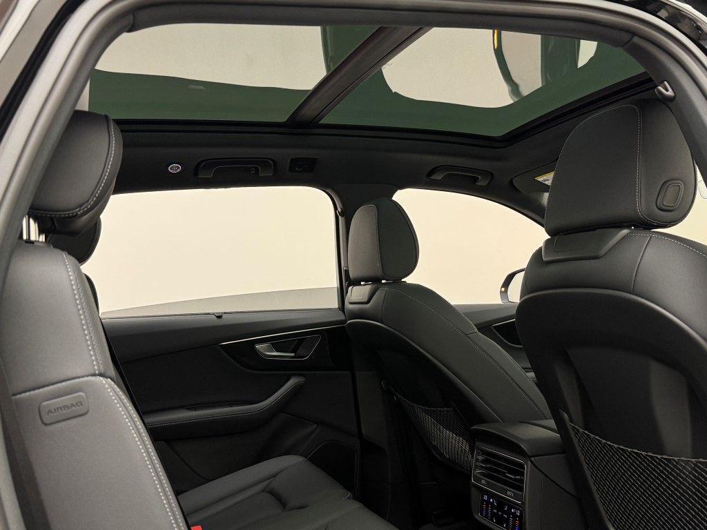 new 2025 Audi Q7 car, priced at $76,350