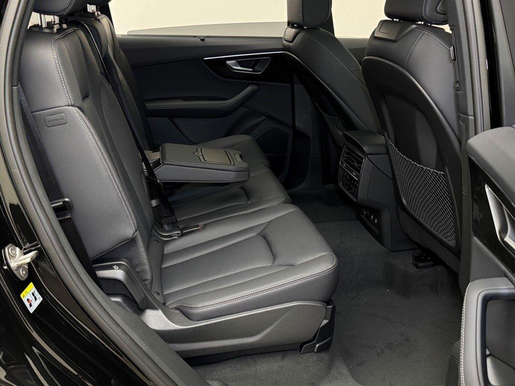 new 2025 Audi Q7 car, priced at $76,350