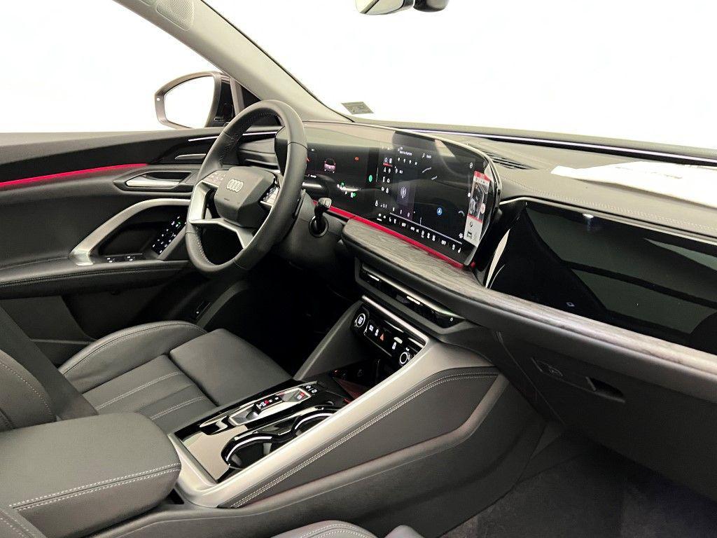 new 2025 Audi Q5 car, priced at $61,950