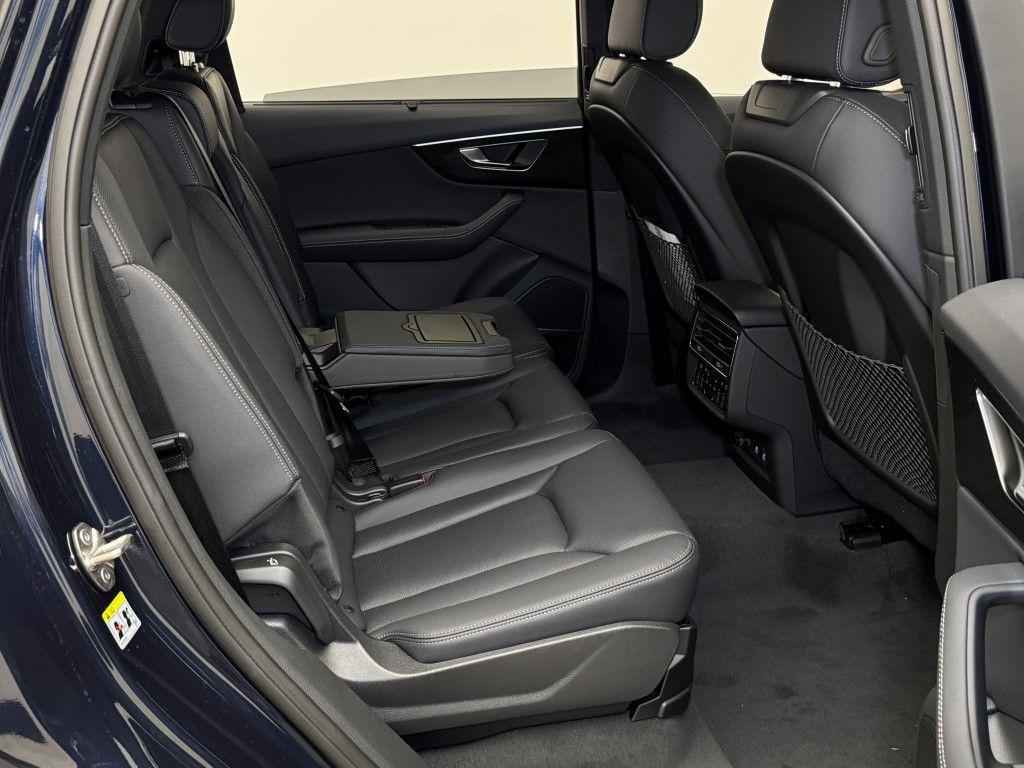 new 2025 Audi Q7 car, priced at $76,440