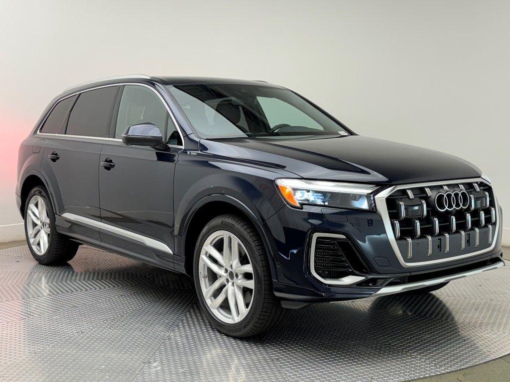 new 2025 Audi Q7 car, priced at $76,440