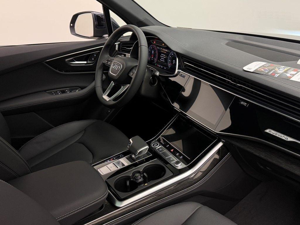 new 2025 Audi Q7 car, priced at $76,440