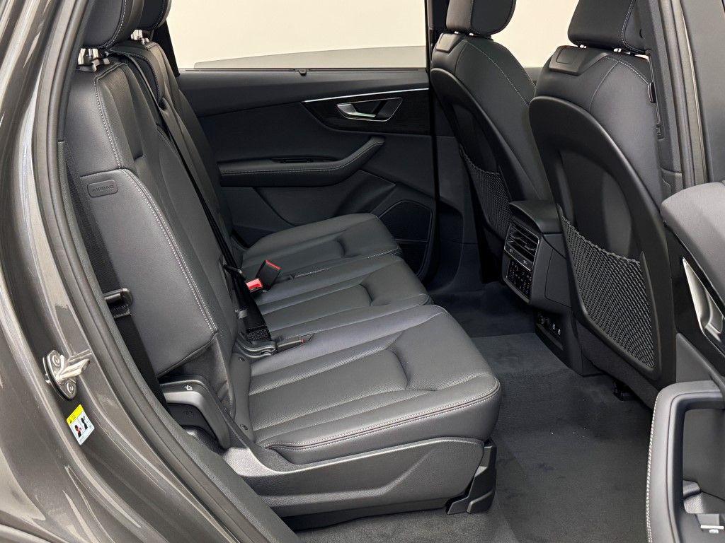 new 2025 Audi Q7 car, priced at $76,440