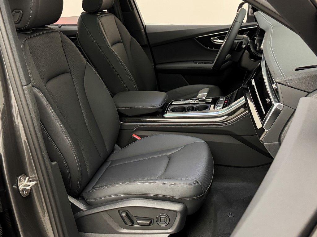 new 2025 Audi Q7 car, priced at $76,440