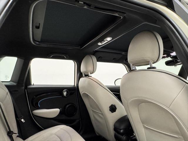 used 2022 MINI Hardtop car, priced at $23,900