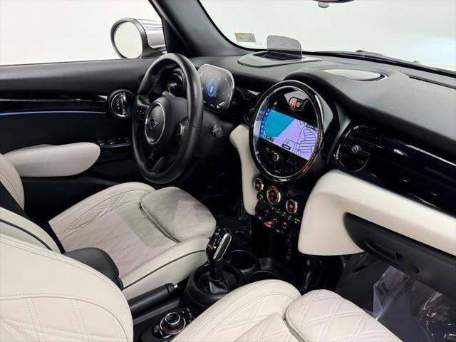used 2022 MINI Hardtop car, priced at $23,900