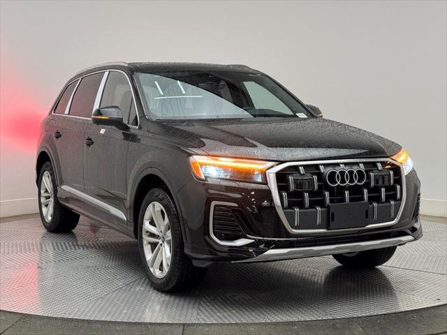 new 2025 Audi Q7 car, priced at $68,340