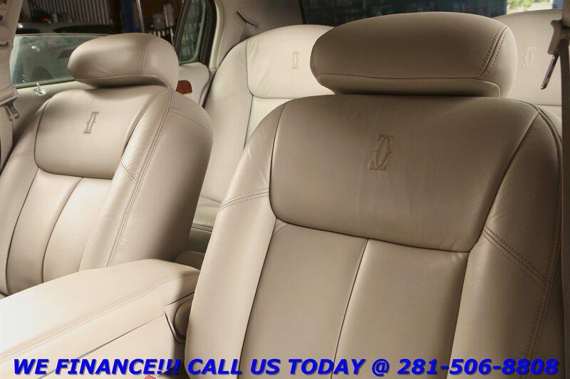 used 2002 Lincoln Town Car car, priced at $18,995