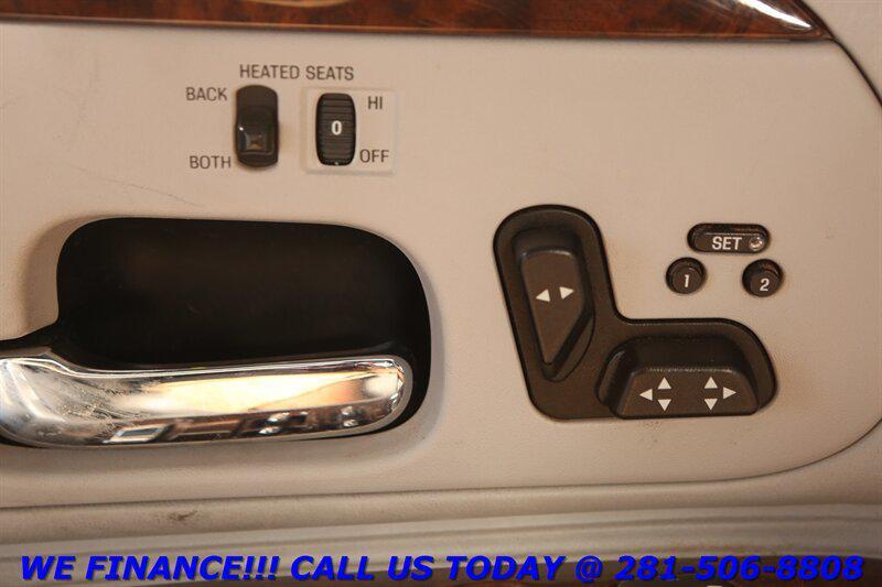 used 2002 Lincoln Town Car car, priced at $18,995