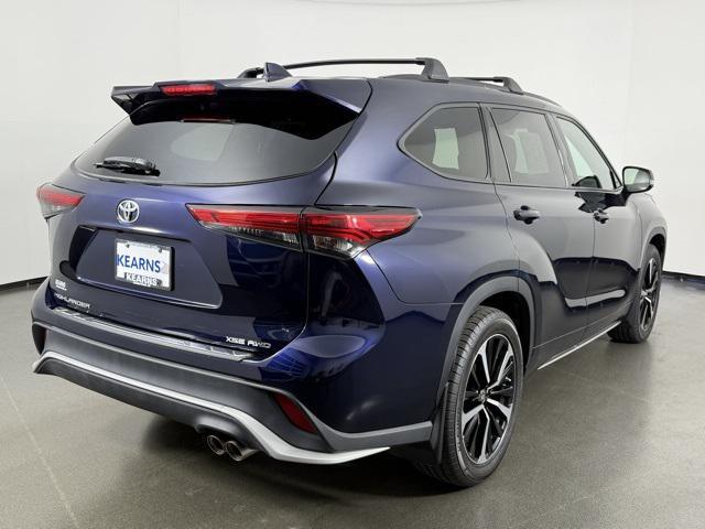 used 2021 Toyota Highlander car, priced at $31,989