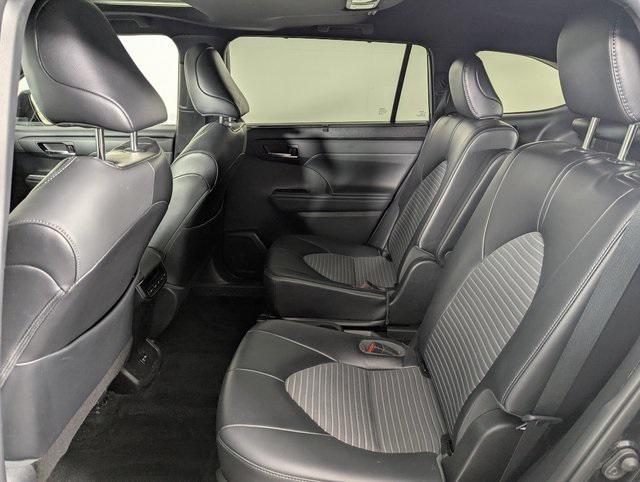 used 2021 Toyota Highlander car, priced at $30,989